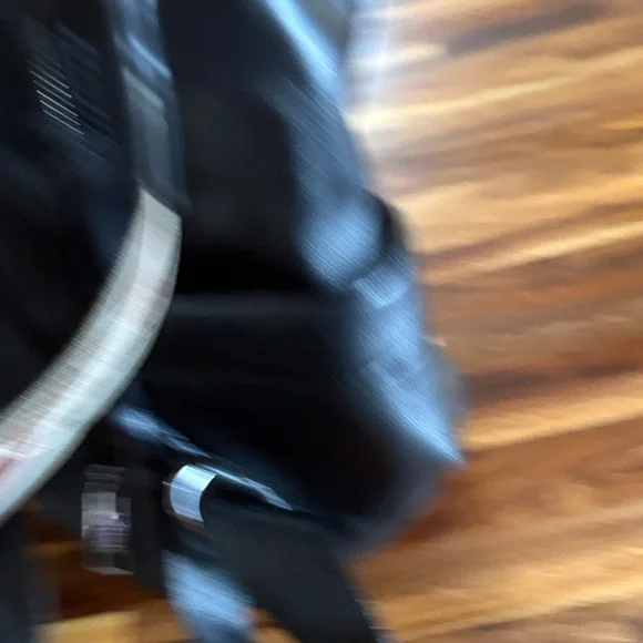 Convertible backpack/purse - Picture 5 of 6